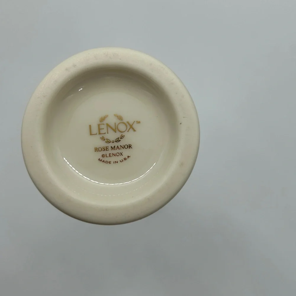 Elegant Cream Lenox Rose Manor Bud Flower Vase Made In The USA 7.5 x 2 Inch. - Picture 8 of 8